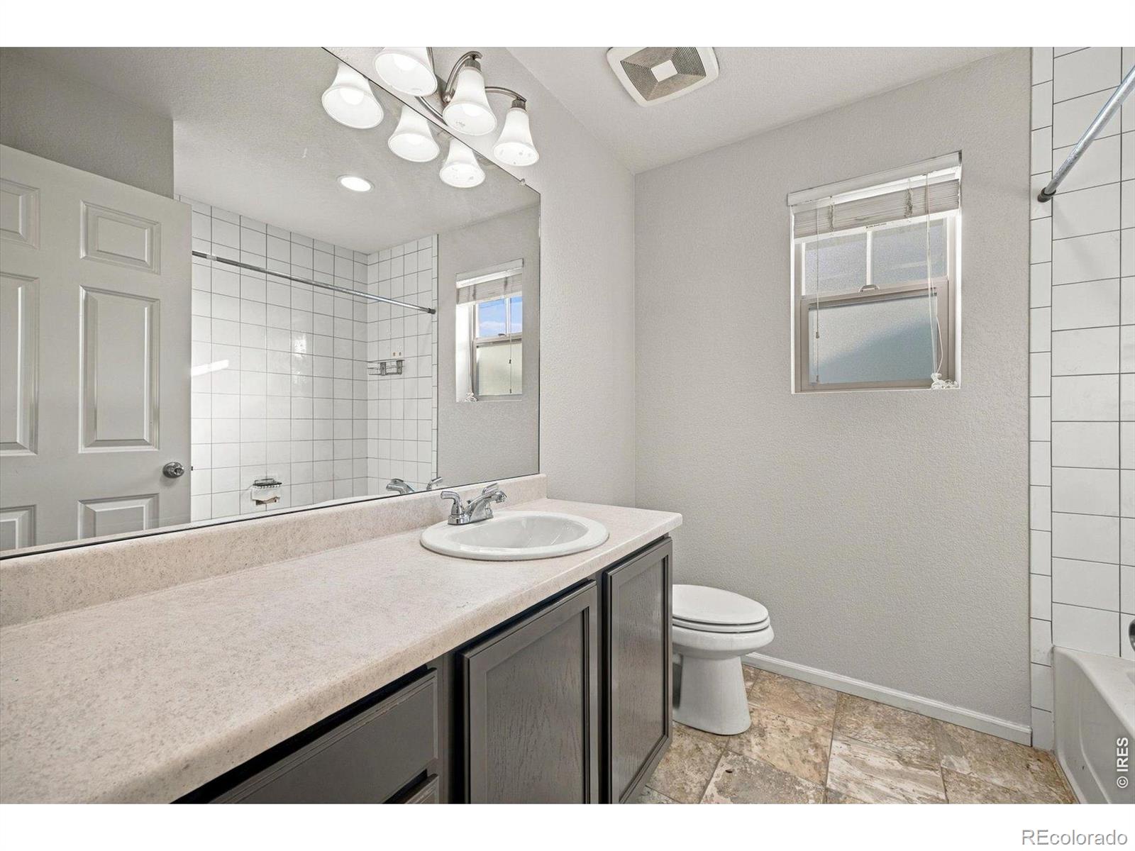 MLS Image #17 for 18931 e 55th avenue,denver, Colorado