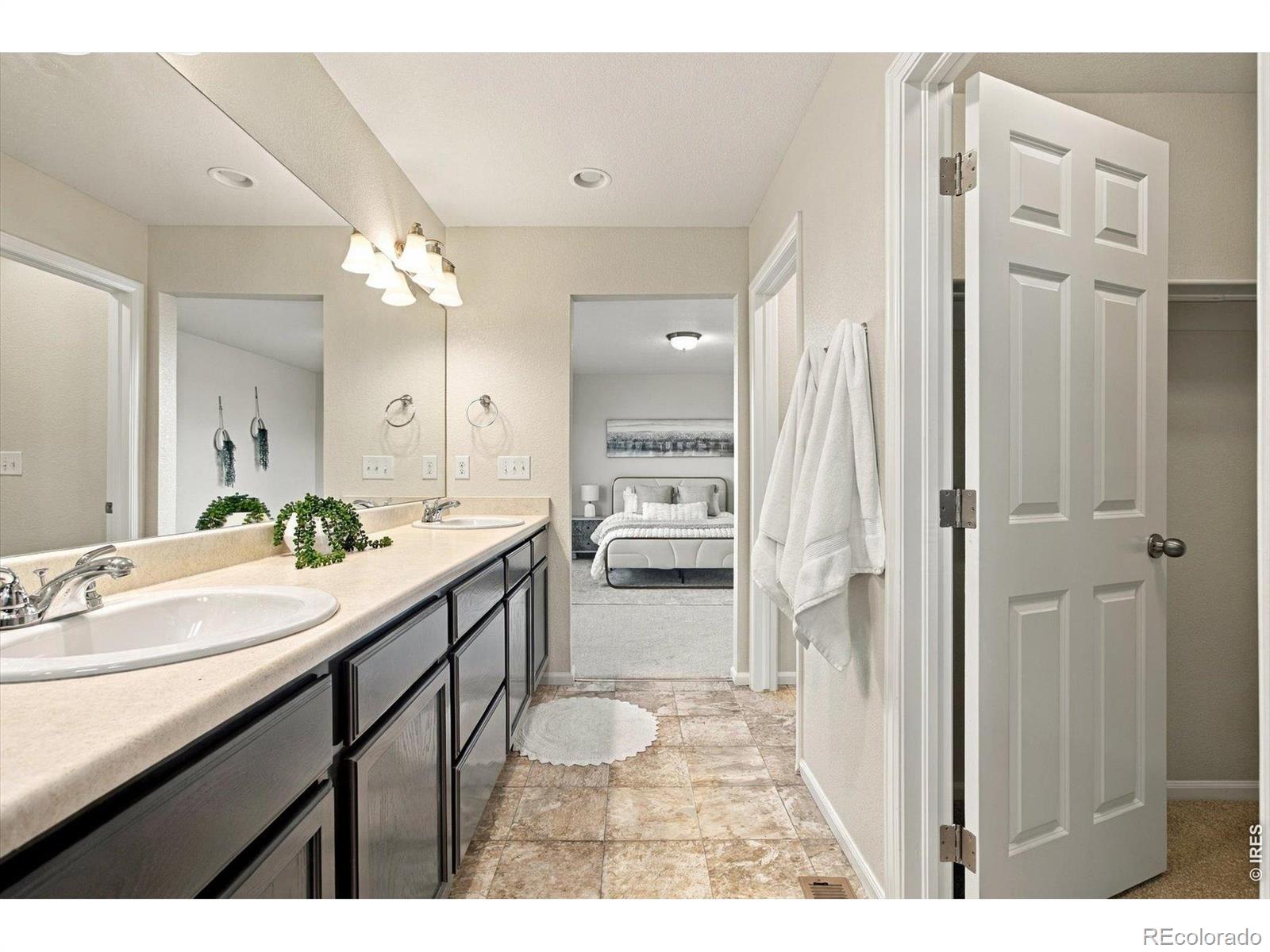 MLS Image #18 for 18931 e 55th avenue,denver, Colorado