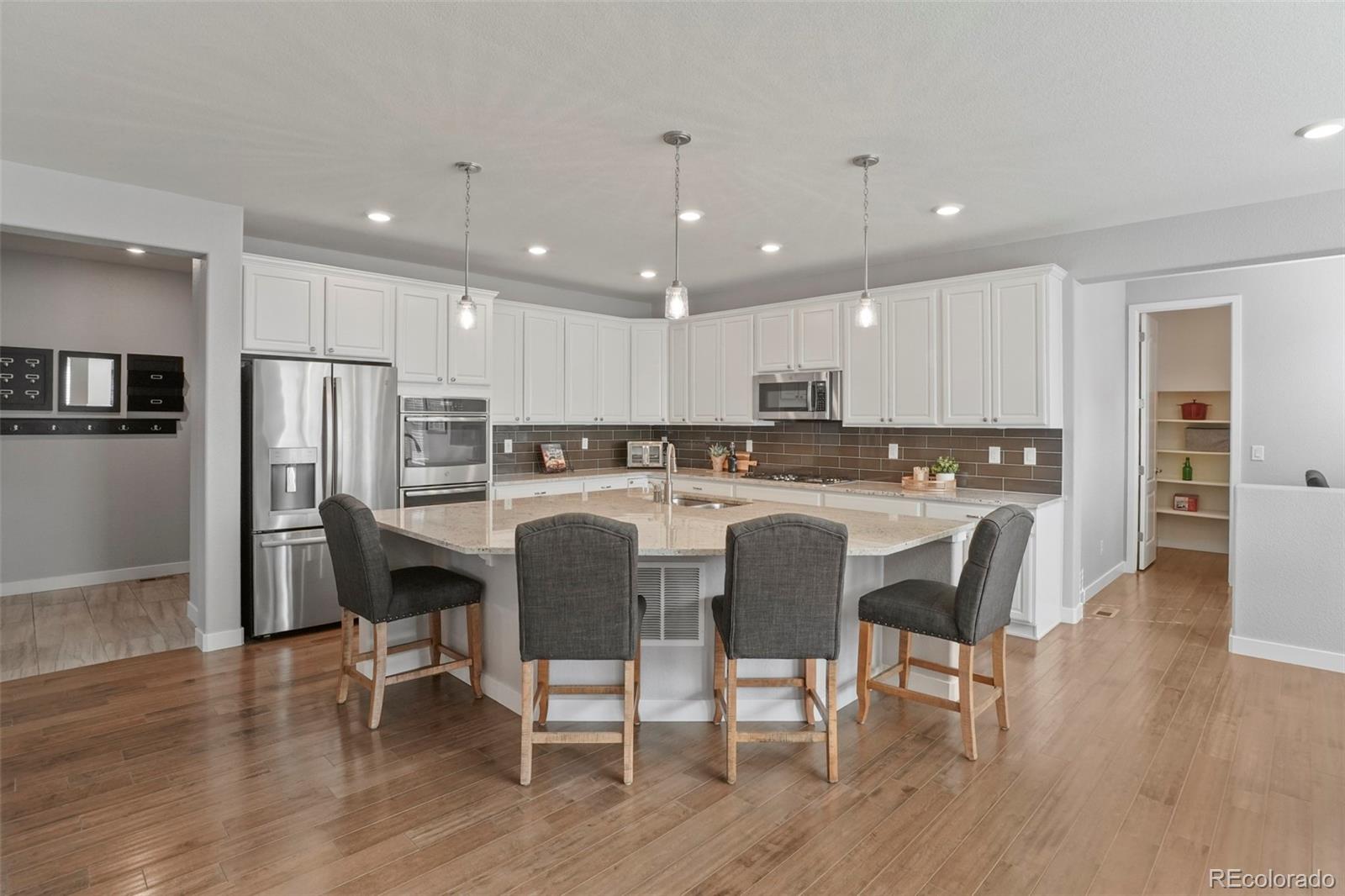 MLS Image #10 for 8159  superior circle,littleton, Colorado