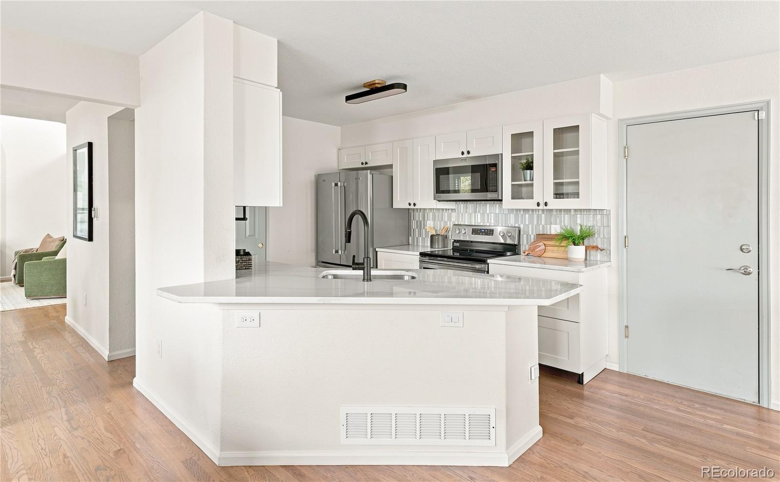 MLS Image #13 for 10754 w 107th circle,broomfield, Colorado