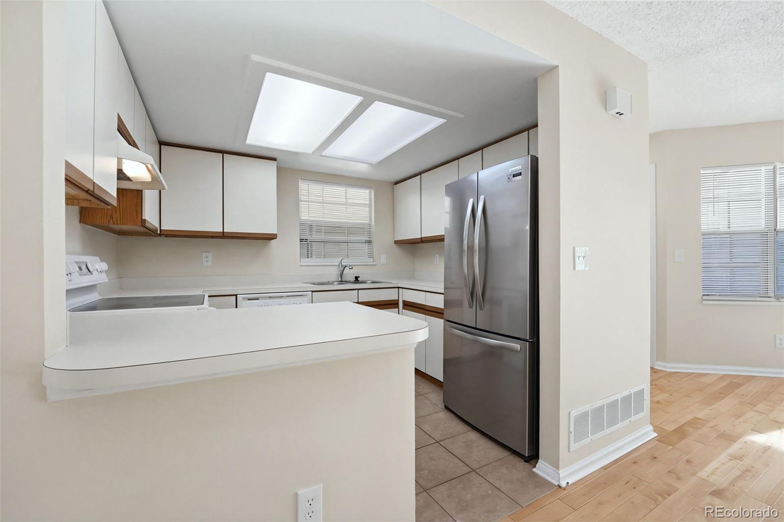 MLS Image #5 for 12534 e pacific circle,aurora, Colorado
