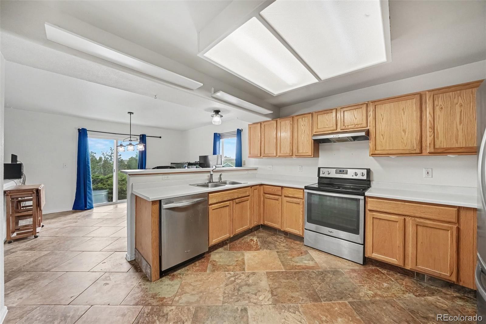 MLS Image #3 for 912  legend oak drive,fountain, Colorado