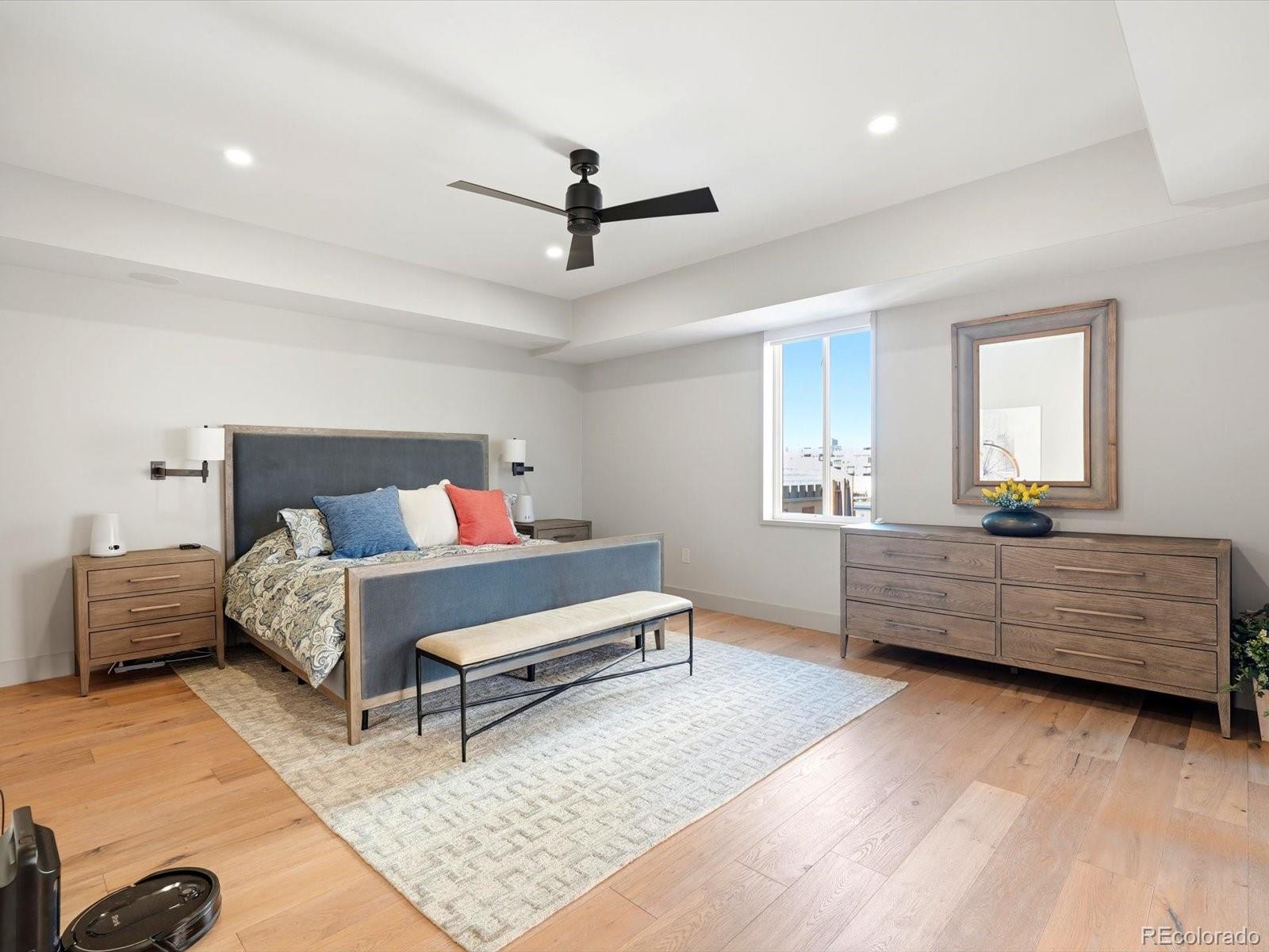 MLS Image #12 for 1512  larimer street,denver, Colorado