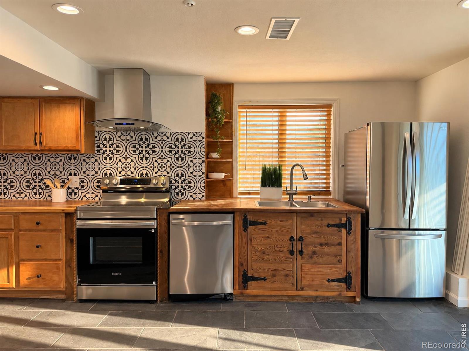 MLS Image #27 for 938  highline drive,loveland, Colorado