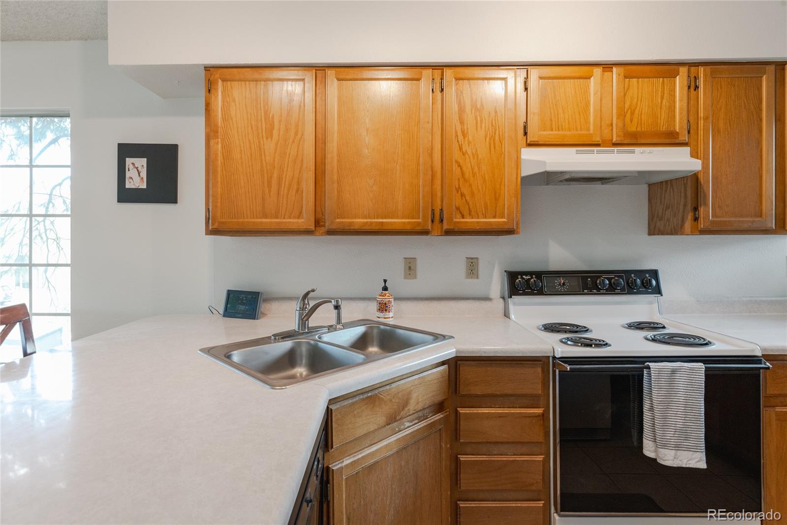 MLS Image #10 for 1470 s quebec way,denver, Colorado