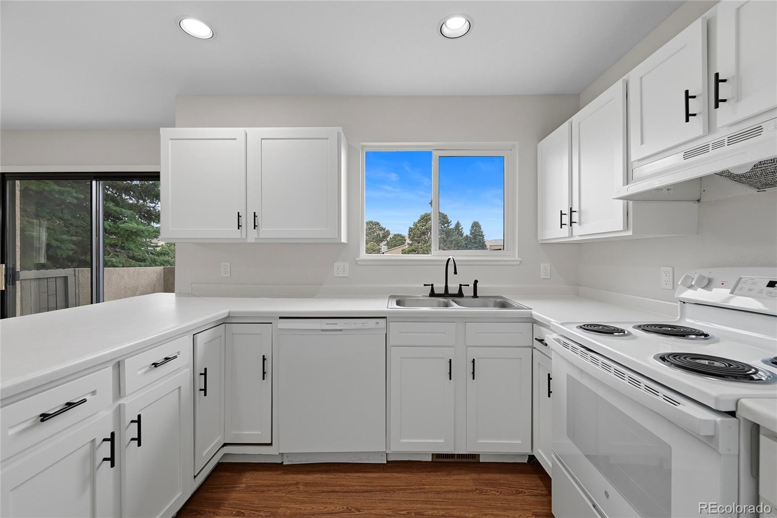 MLS Image #10 for 1010  magic lamp way f,monument, Colorado