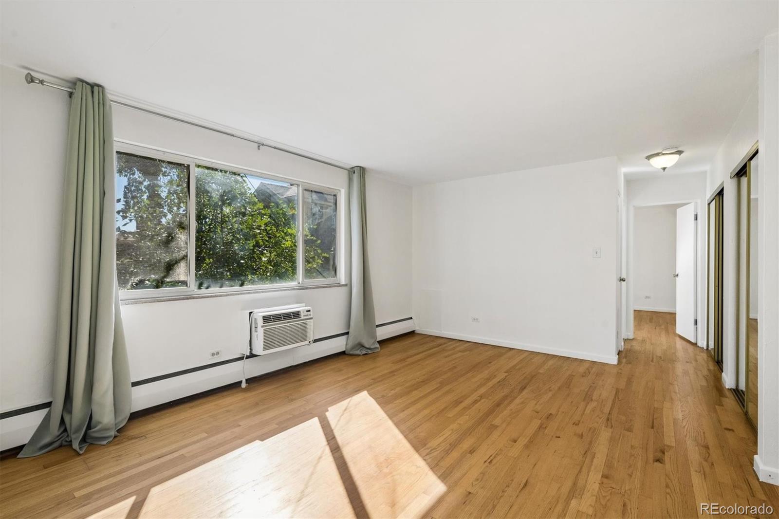 MLS Image #2 for 1056 n marion street,denver, Colorado