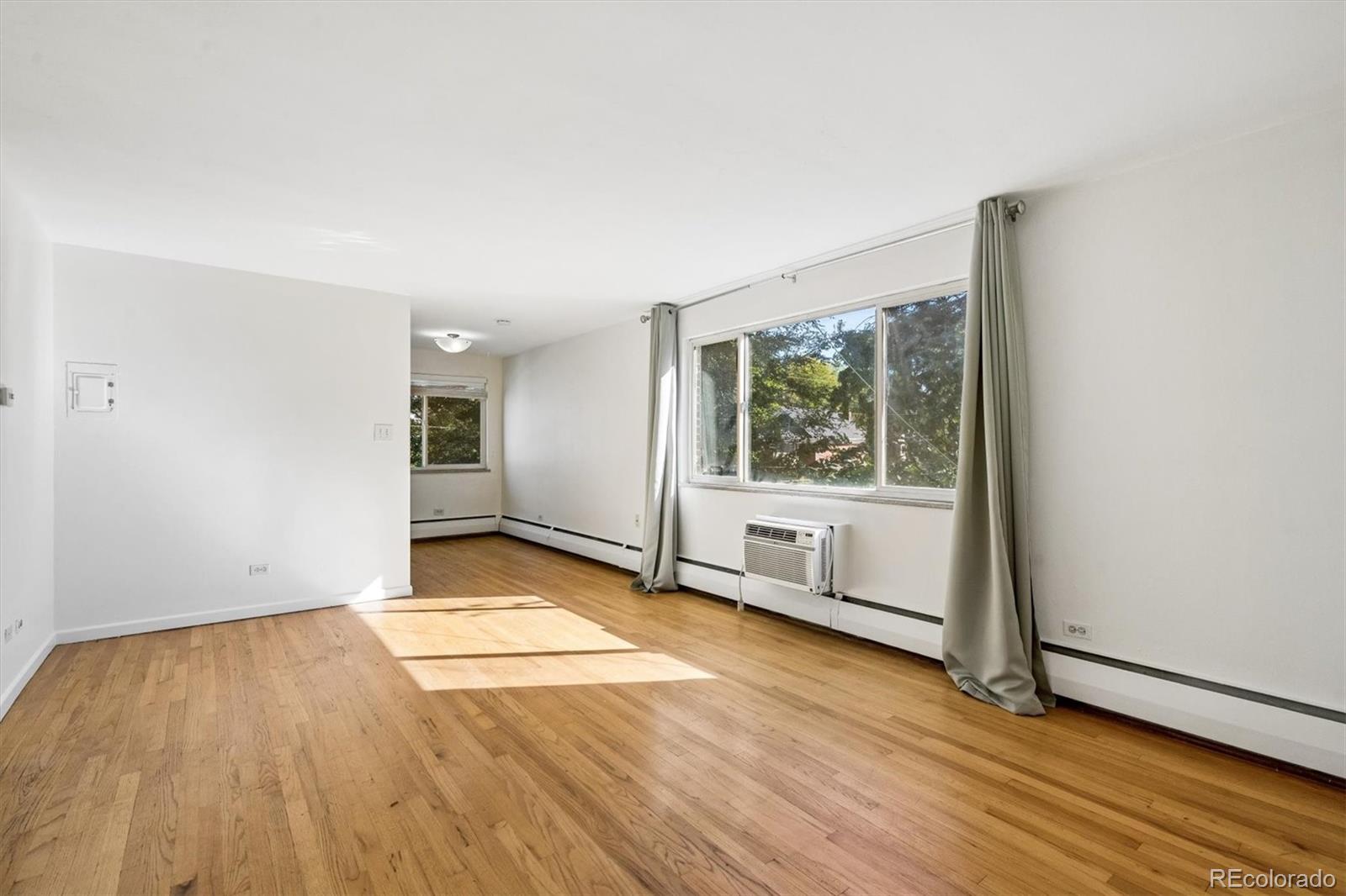 MLS Image #4 for 1056 n marion street,denver, Colorado