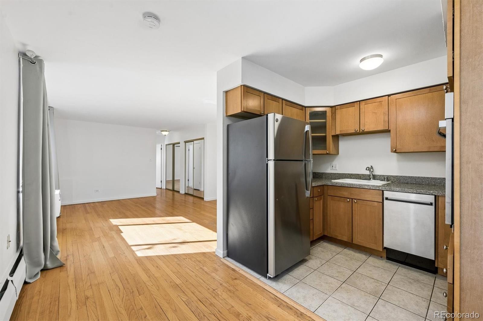 MLS Image #6 for 1056 n marion street,denver, Colorado