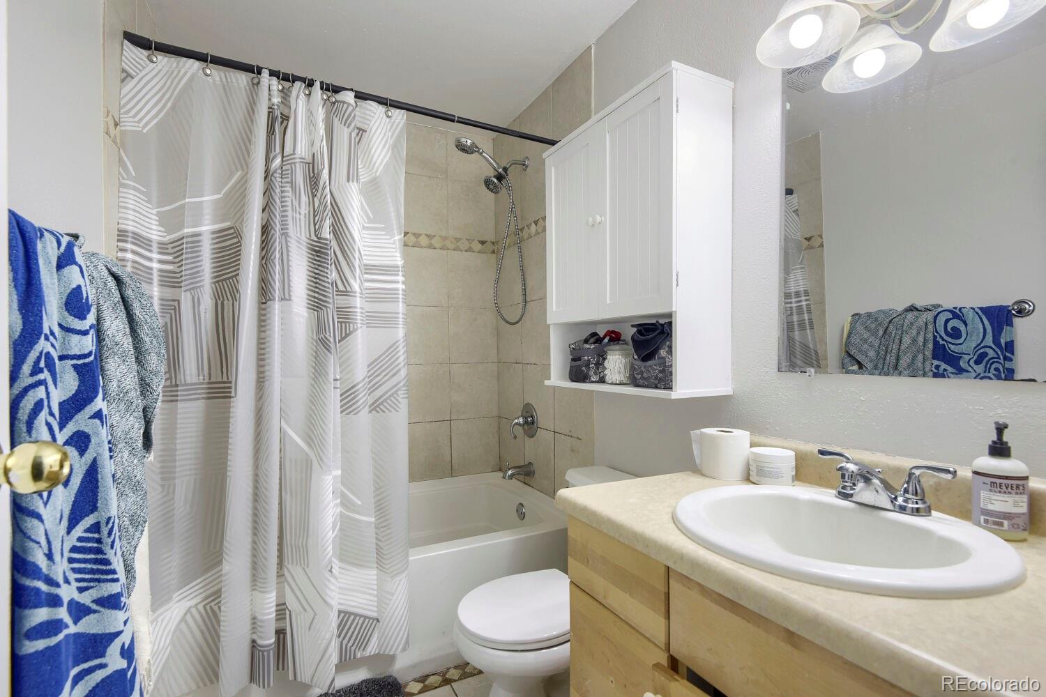 MLS Image #15 for 13973 e jewell avenue,aurora, Colorado
