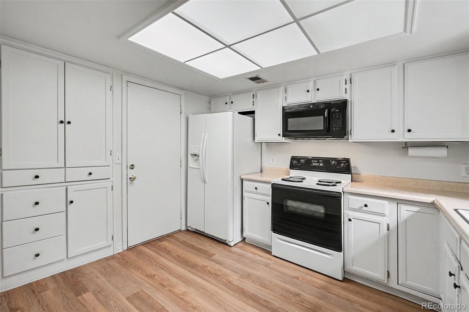MLS Image #11 for 14233 e marina drive,aurora, Colorado