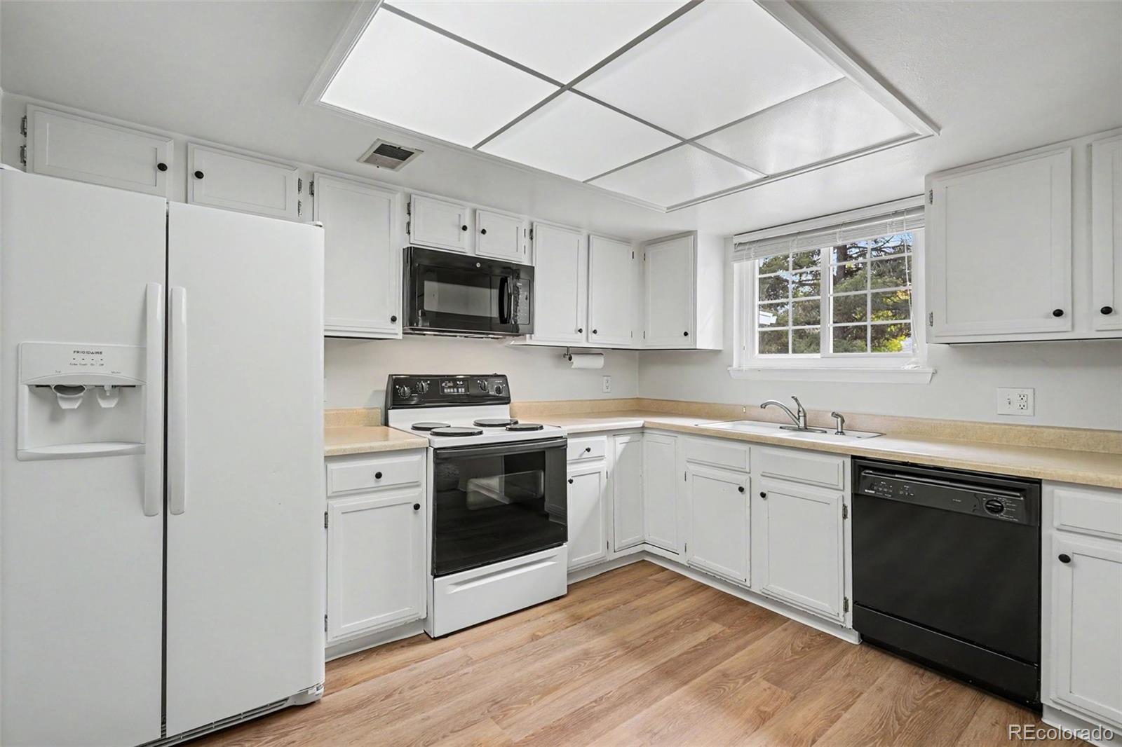 MLS Image #12 for 14233 e marina drive,aurora, Colorado