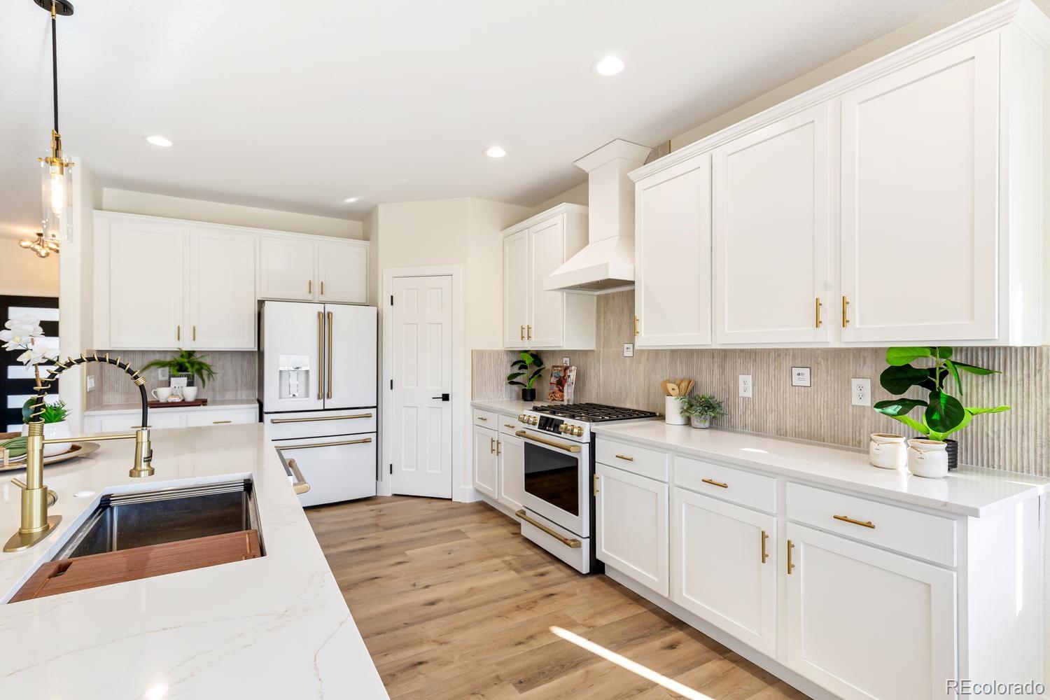 MLS Image #14 for 23464 e heritage parkway,aurora, Colorado