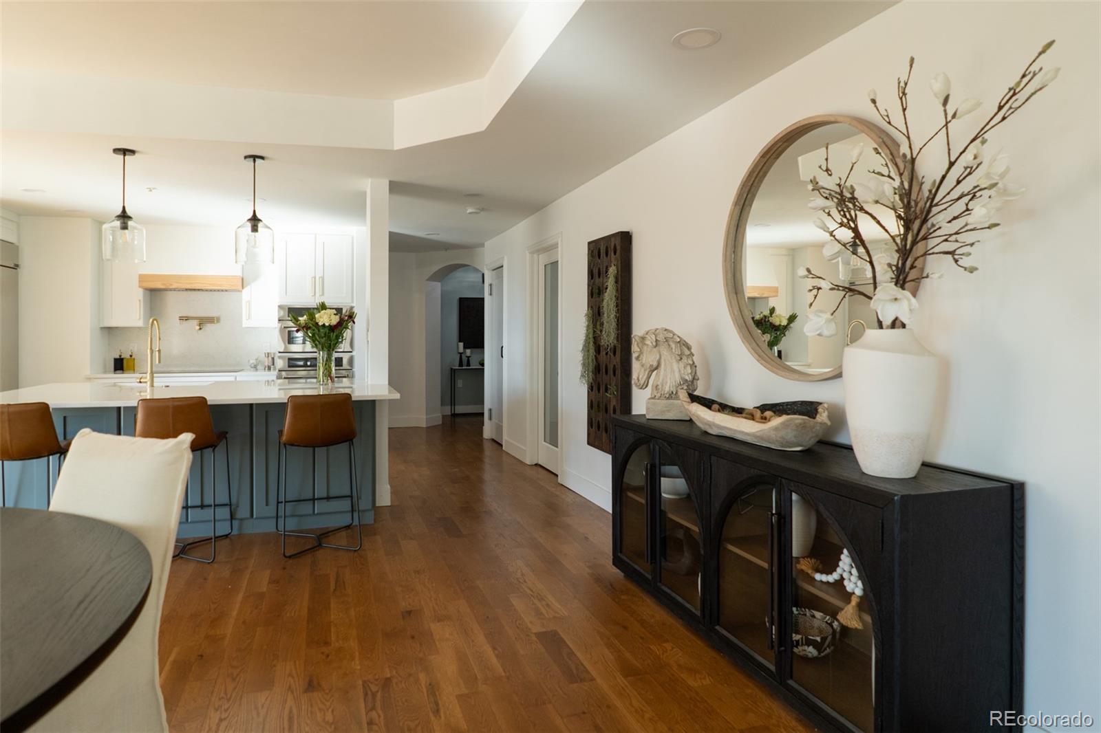 MLS Image #13 for 975 n lincoln street,denver, Colorado