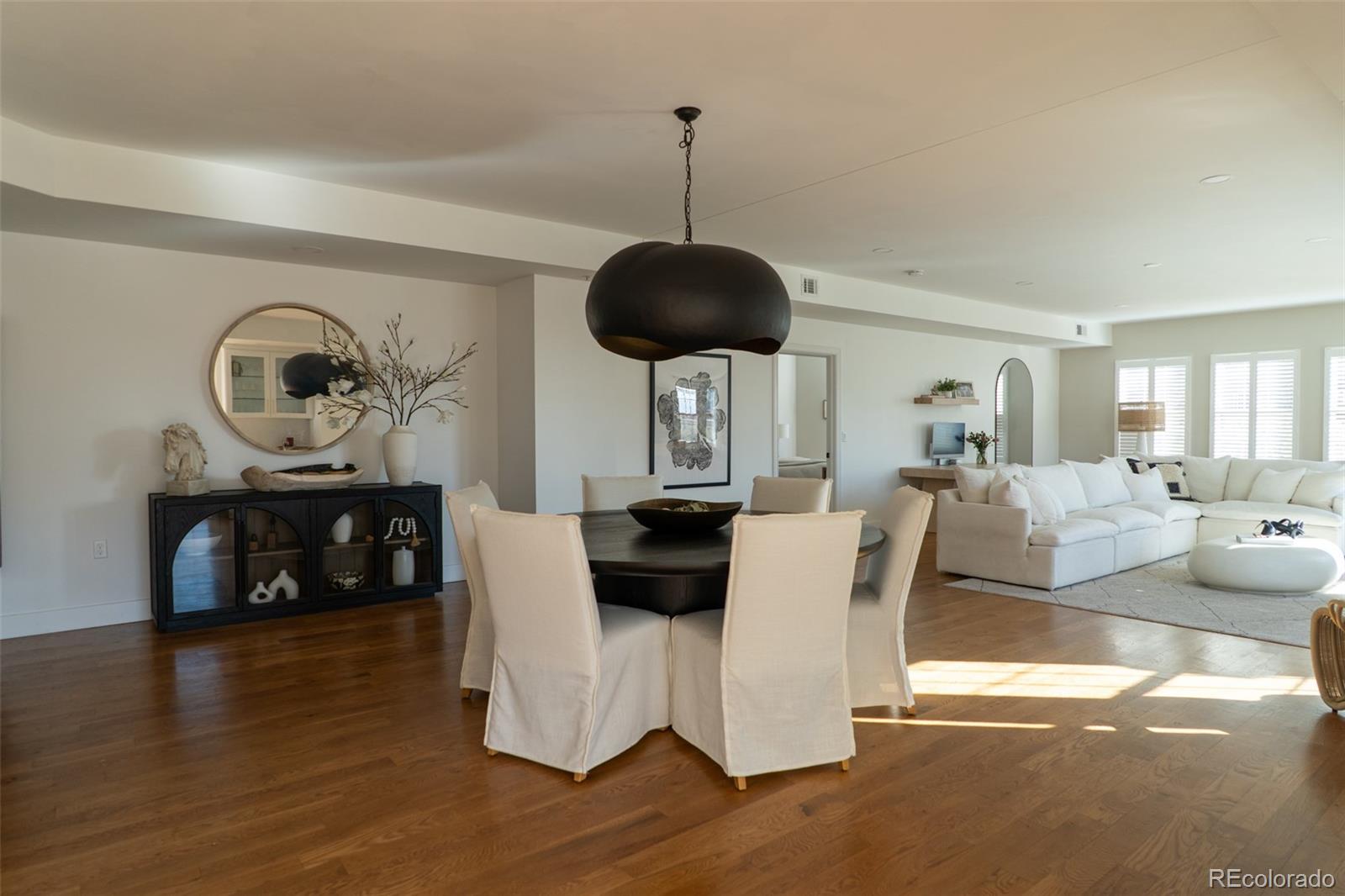 MLS Image #15 for 975 n lincoln street,denver, Colorado