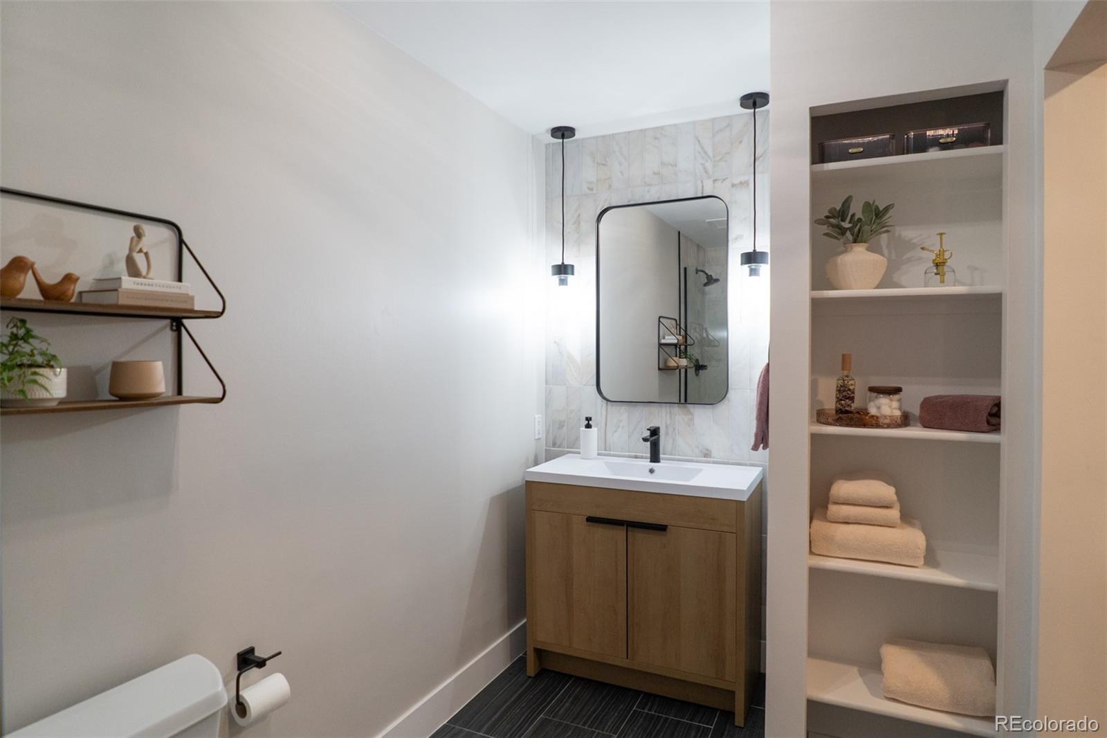 MLS Image #31 for 975 n lincoln street,denver, Colorado