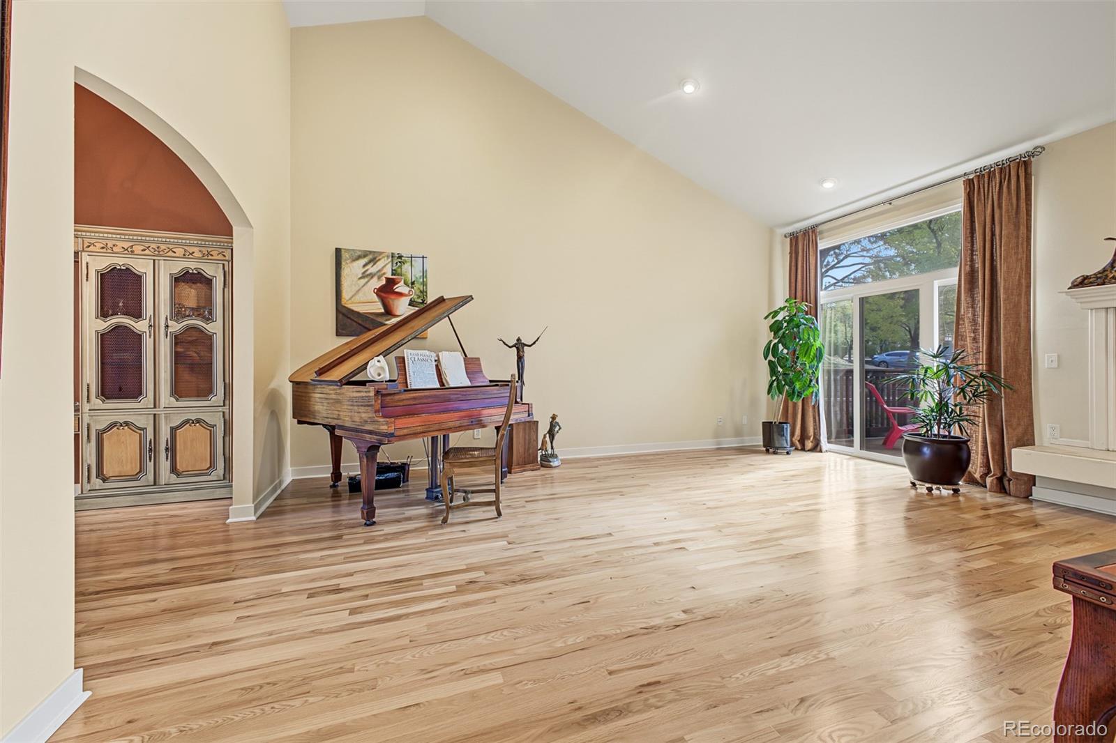 MLS Image #6 for 8505 e temple drive,denver, Colorado