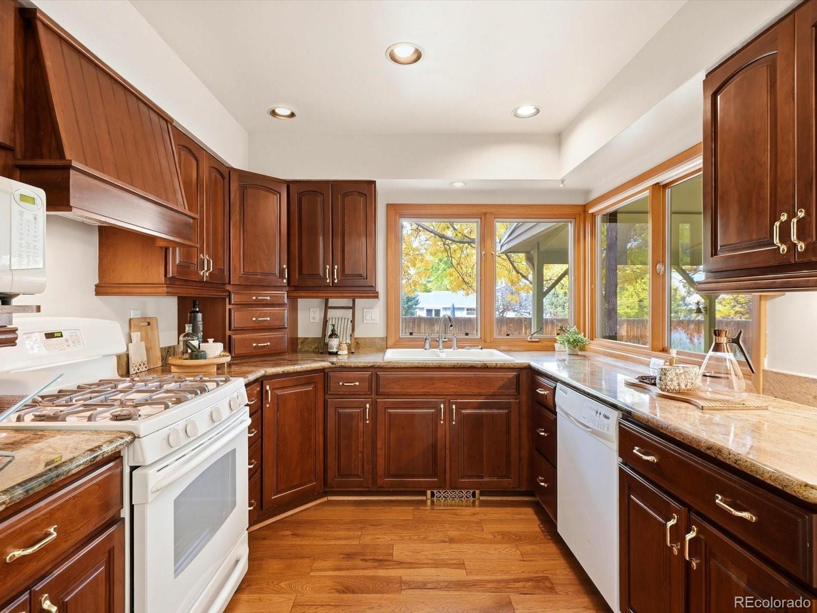 MLS Image #6 for 6993 e eastman avenue,denver, Colorado