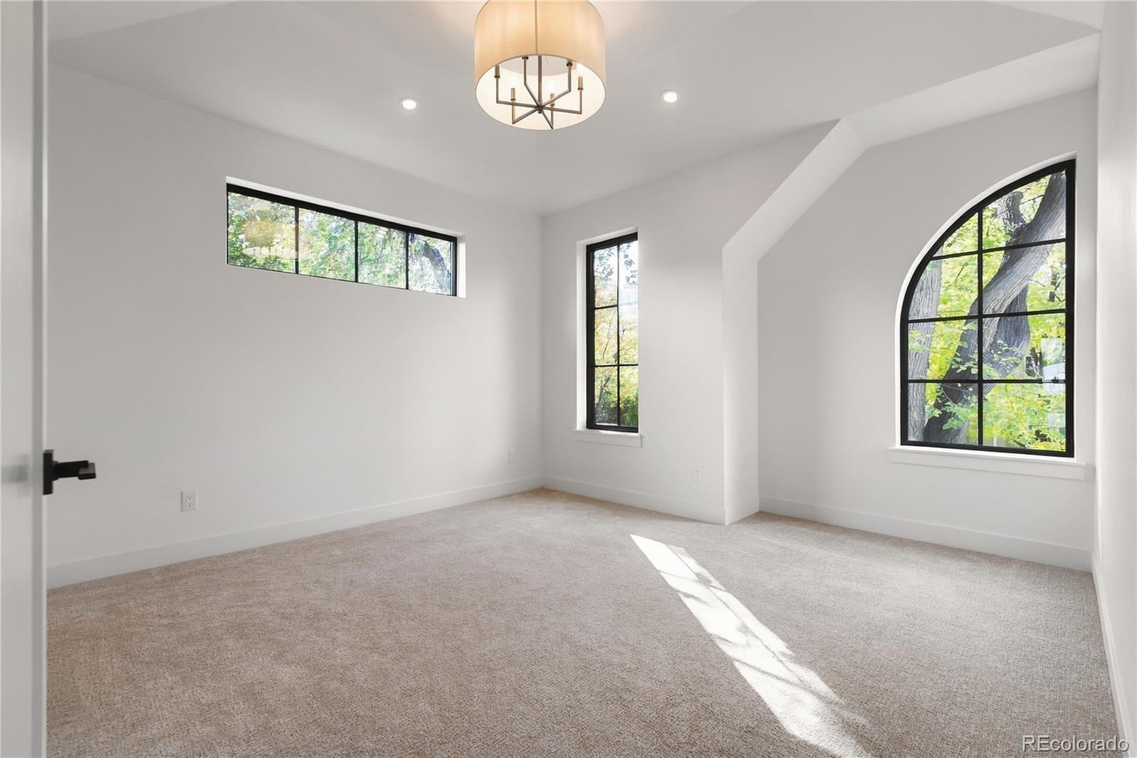 MLS Image #31 for 536 s high street,denver, Colorado