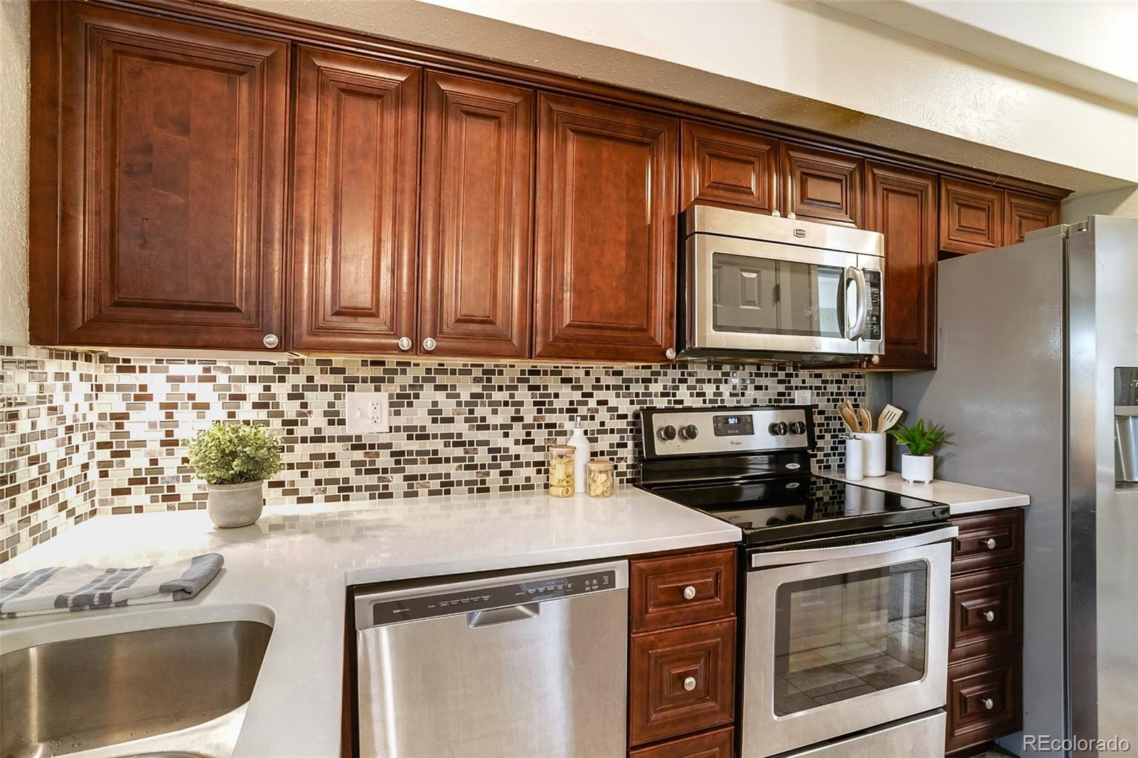 MLS Image #11 for 590 n logan street 308,denver, Colorado