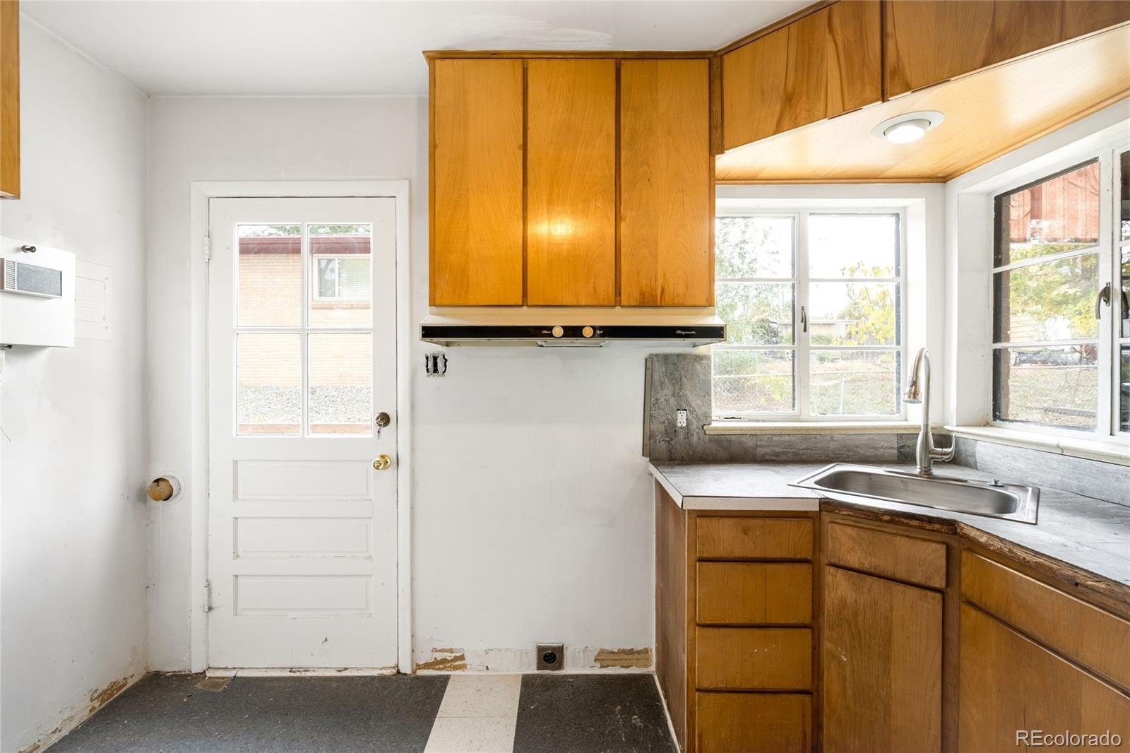 MLS Image #11 for 4535 s fox street,englewood, Colorado