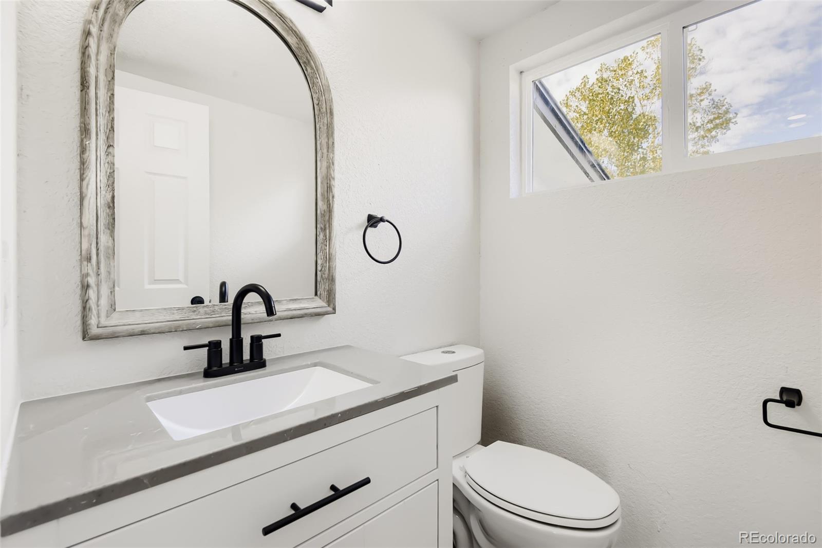 MLS Image #11 for 3961 s helena street,aurora, Colorado