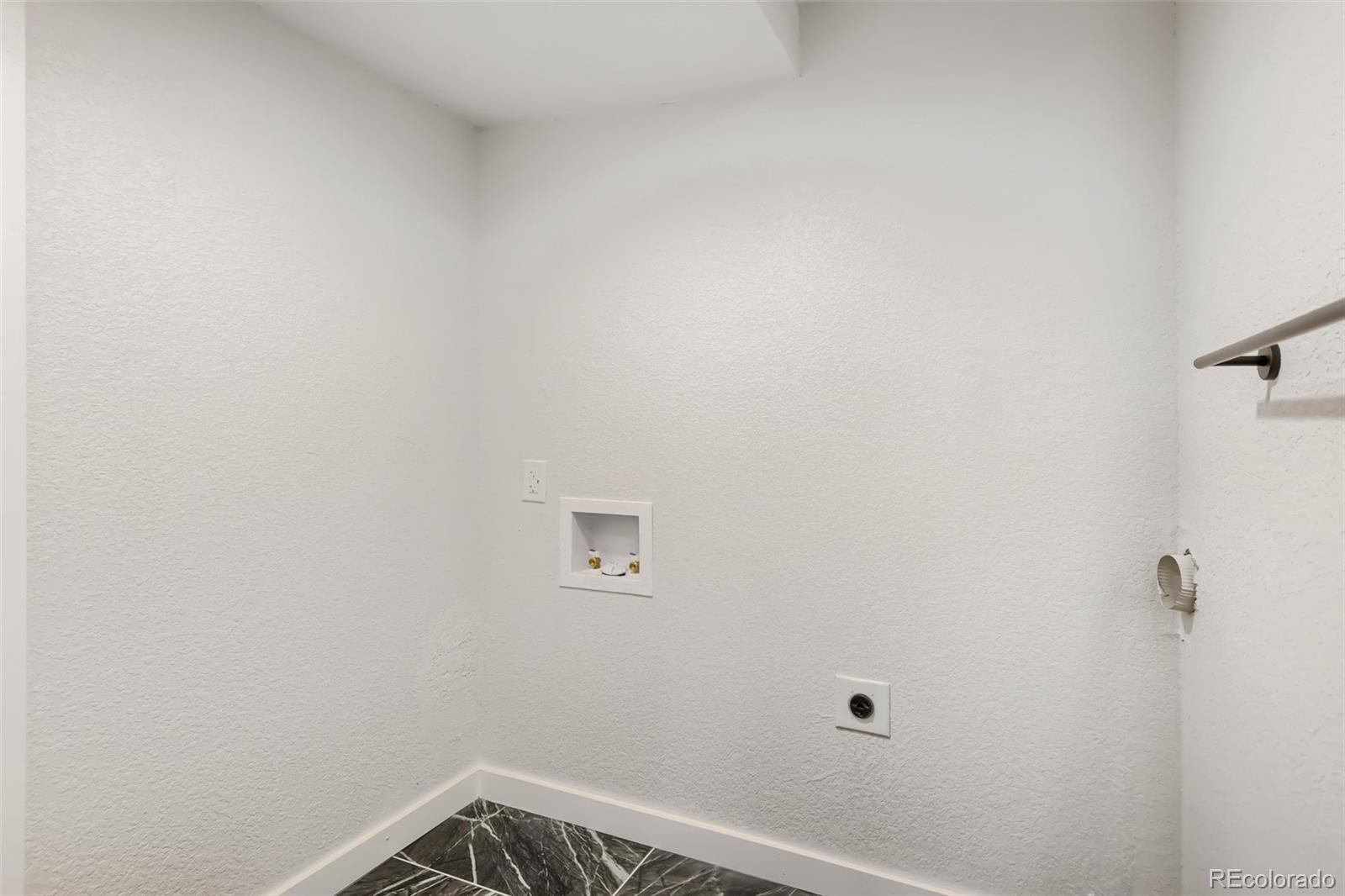 MLS Image #23 for 3961 s helena street,aurora, Colorado