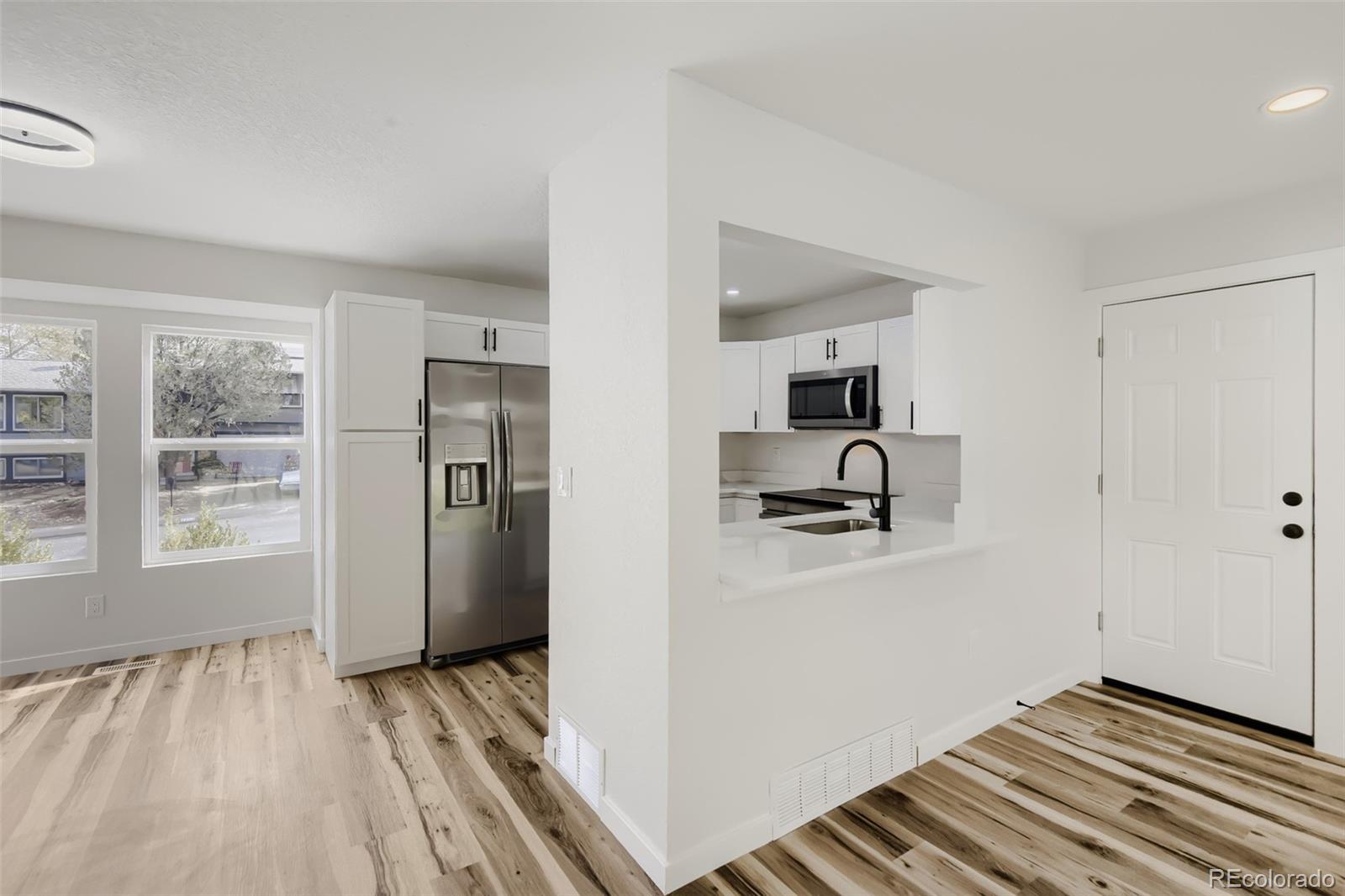 MLS Image #4 for 3961 s helena street,aurora, Colorado