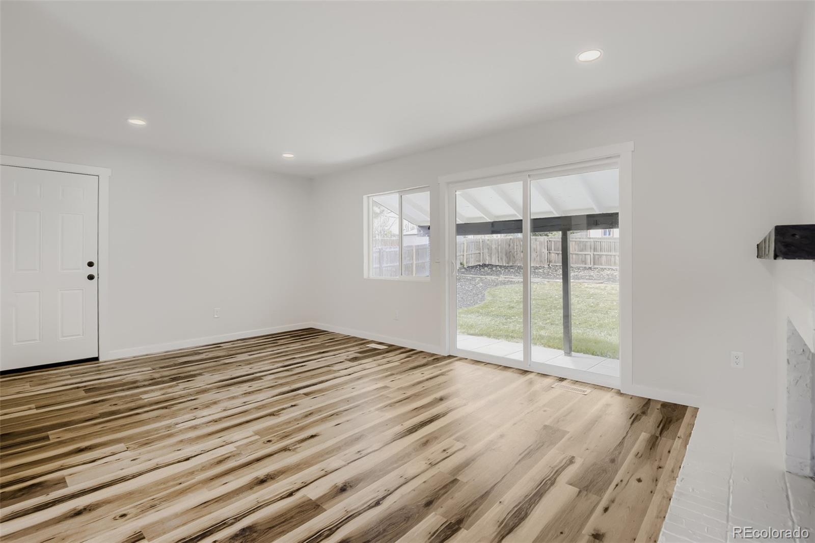 MLS Image #9 for 3961 s helena street,aurora, Colorado