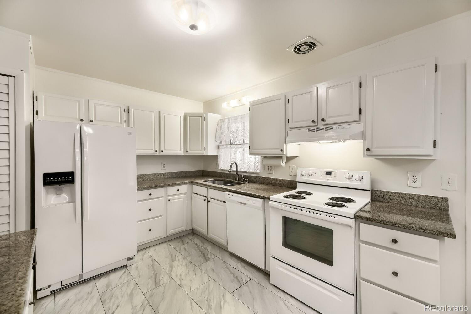 MLS Image #7 for 7809 e kenyon avenue,denver, Colorado