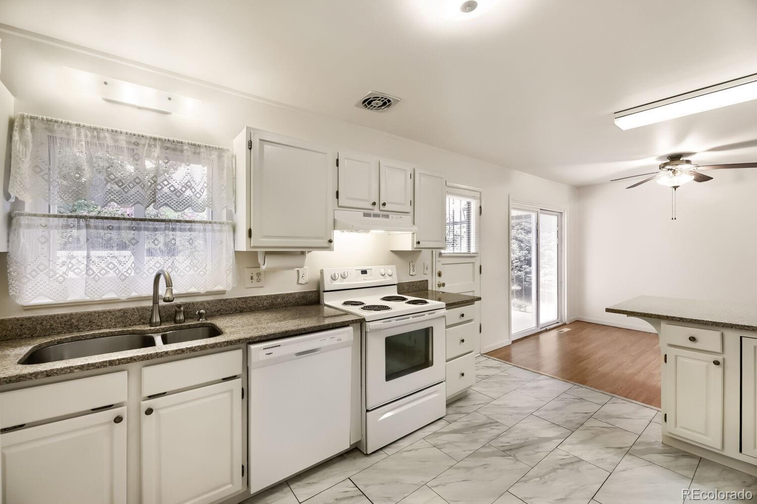 MLS Image #8 for 7809 e kenyon avenue,denver, Colorado