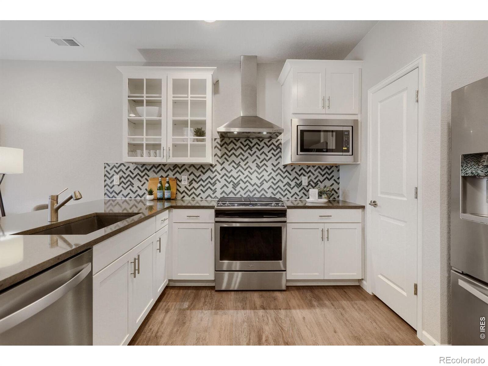 MLS Image #11 for 690  stonebridge drive,longmont, Colorado