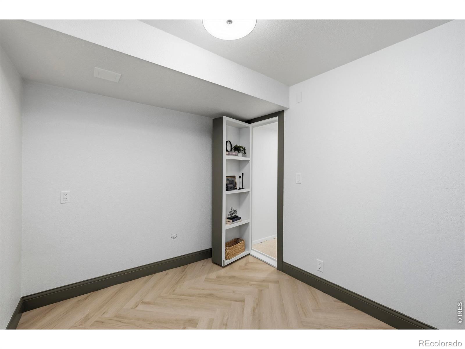 MLS Image #35 for 2432  eugene drive,loveland, Colorado