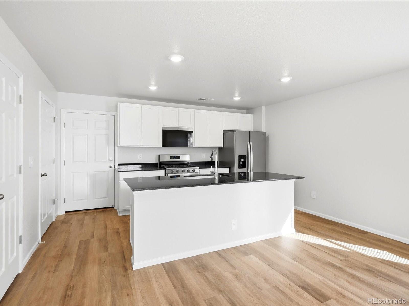 MLS Image #3 for 21269 e 65th avenue,aurora, Colorado
