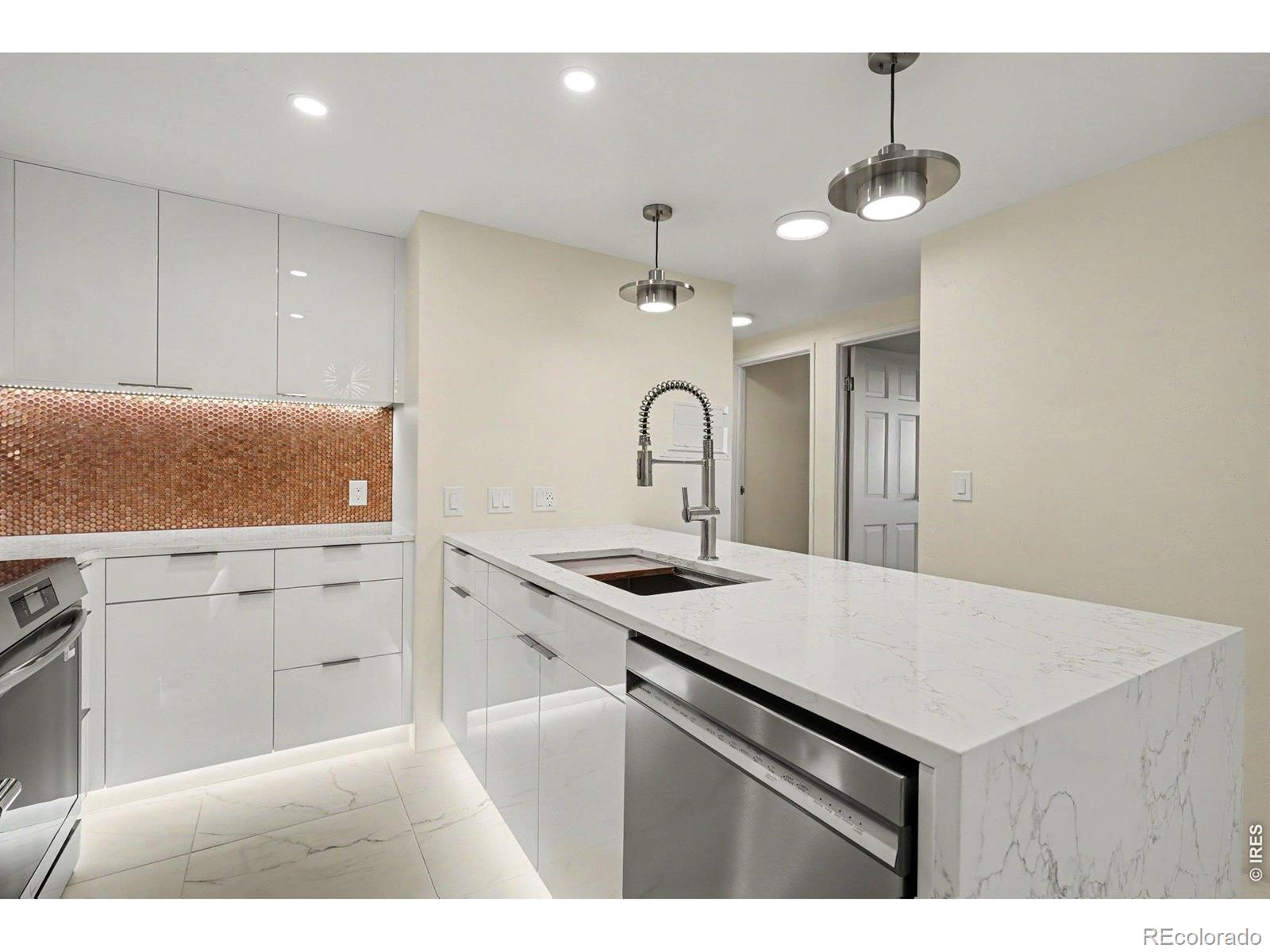MLS Image #16 for 415 s howes street,fort collins, Colorado