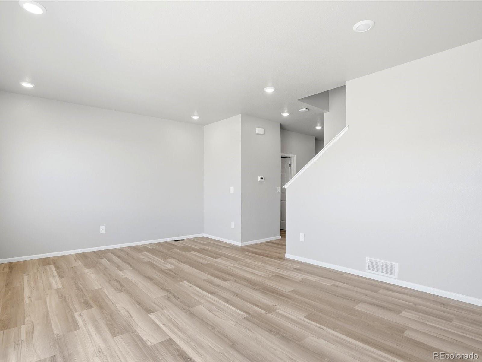 MLS Image #18 for 526  98th avenue,greeley, Colorado