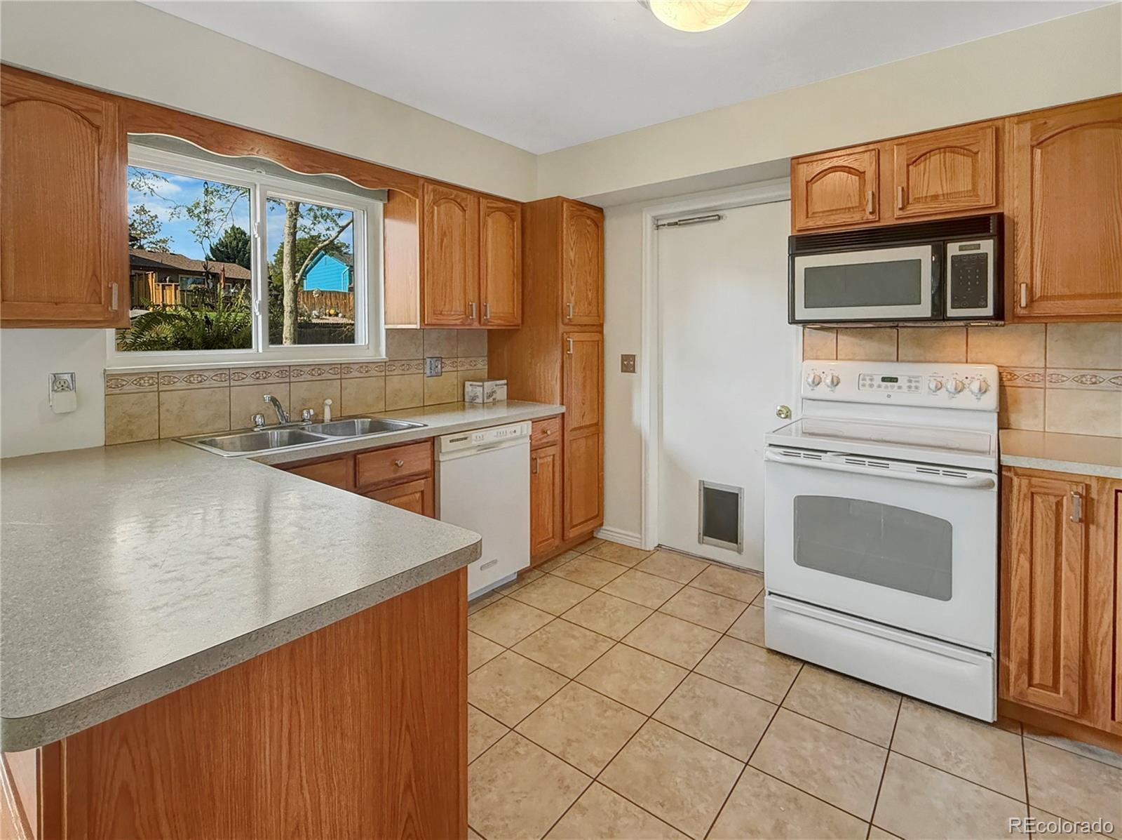 MLS Image #10 for 4381 s arbutus way,morrison, Colorado