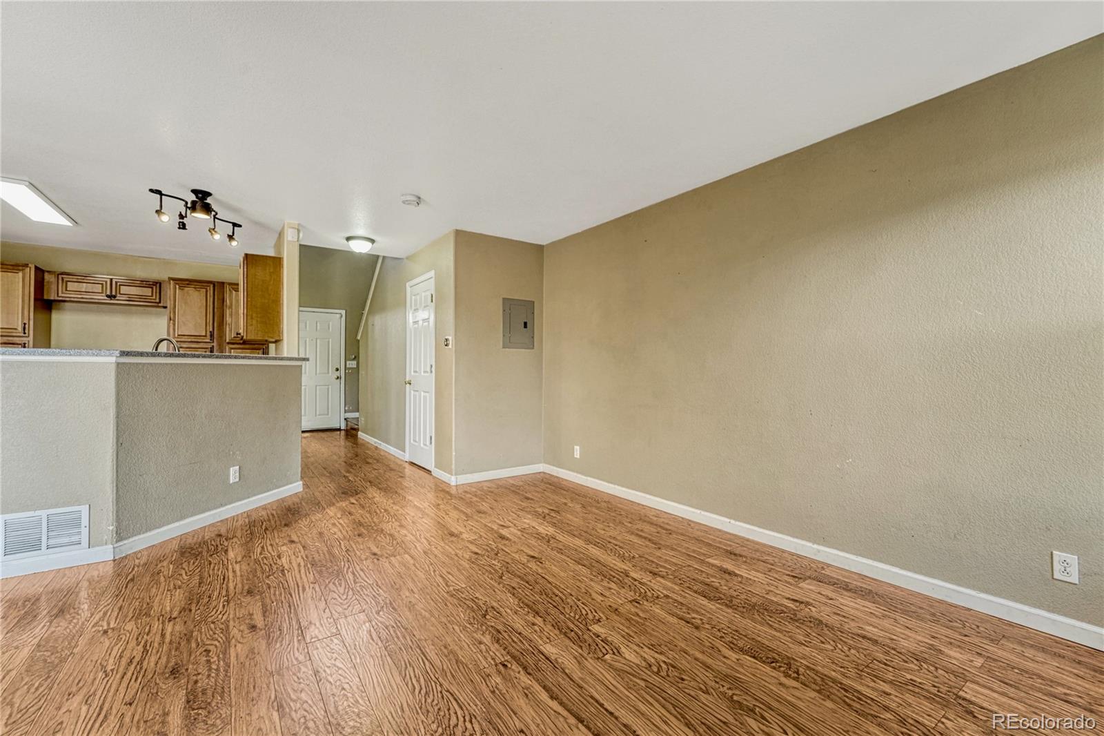 MLS Image #14 for 1286 s zeno circle,aurora, Colorado