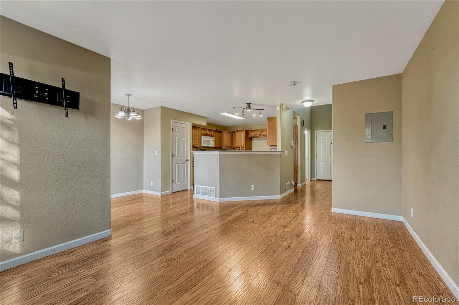 MLS Image #5 for 1286 s zeno circle,aurora, Colorado