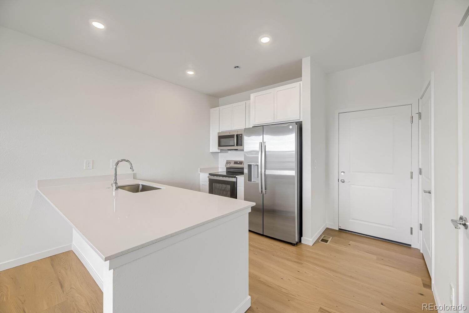 MLS Image #3 for 15216  elizabeth street,thornton, Colorado