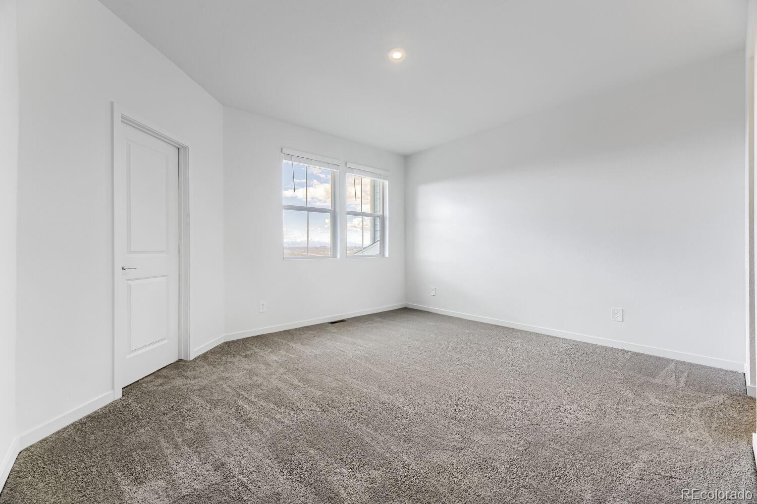 MLS Image #5 for 15216  elizabeth street,thornton, Colorado