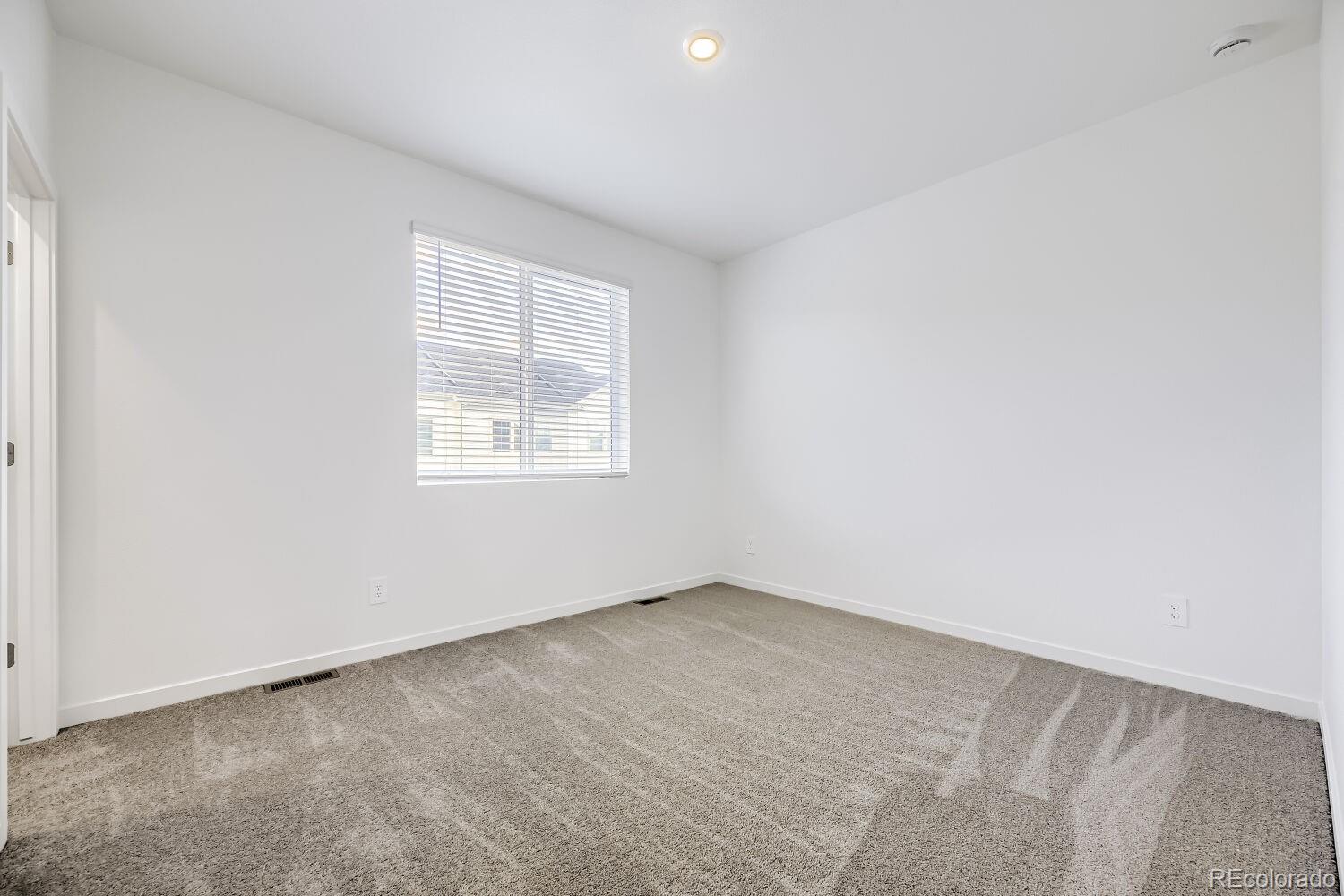 MLS Image #9 for 15216  elizabeth street,thornton, Colorado
