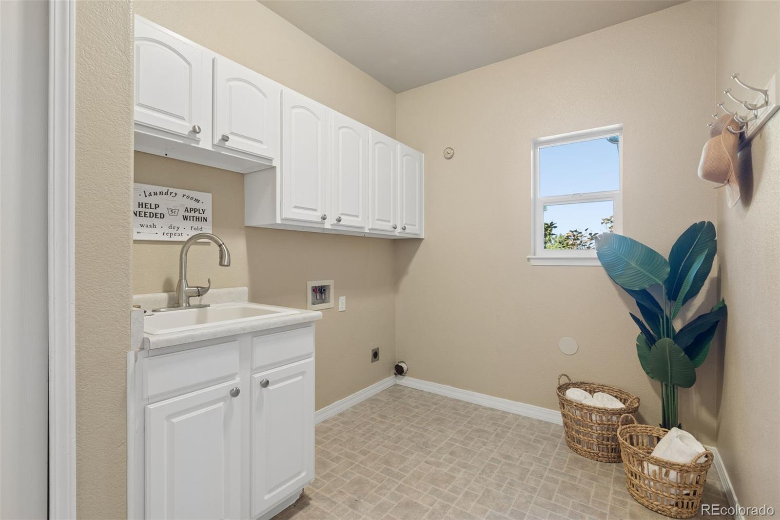 MLS Image #25 for 147  metcalf lane,monument, Colorado