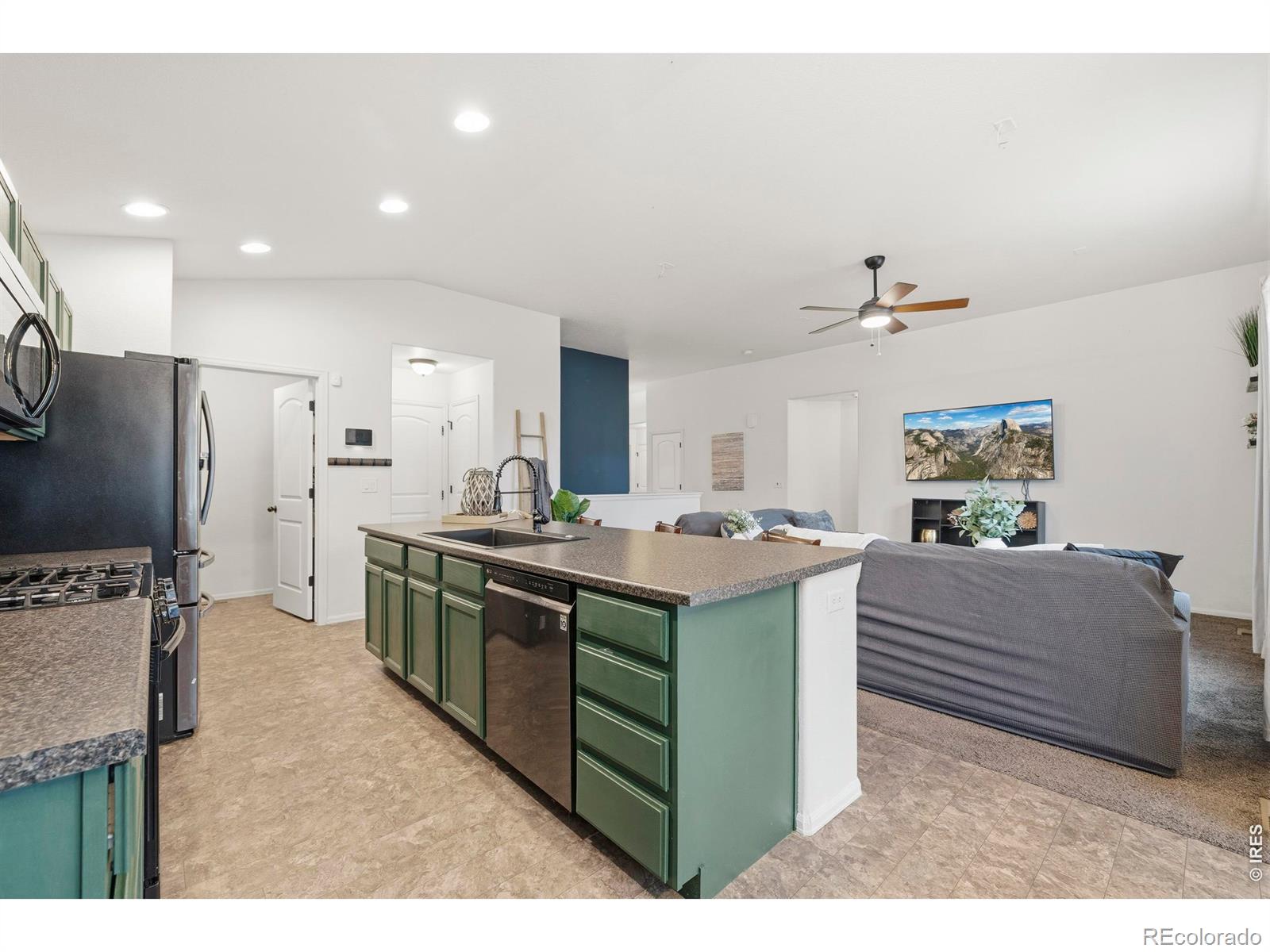 MLS Image #10 for 7588  back stretch drive,wellington, Colorado