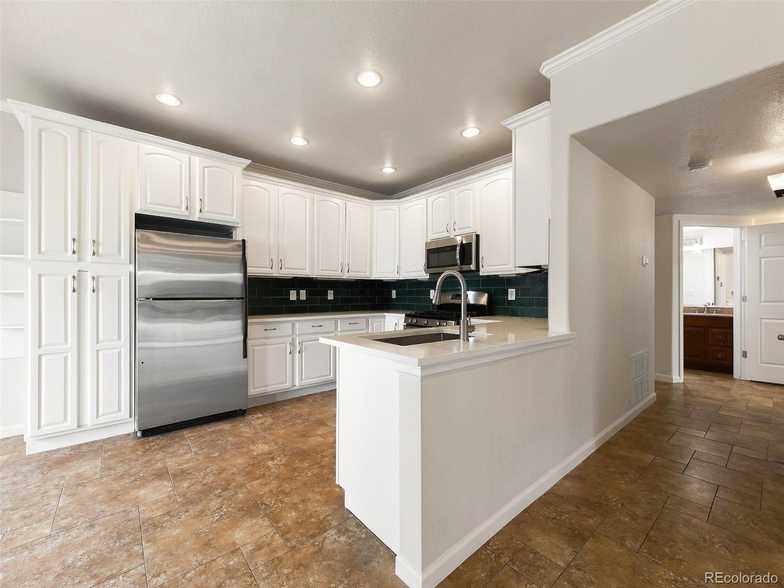 MLS Image #13 for 9974 e carolina circle,aurora, Colorado
