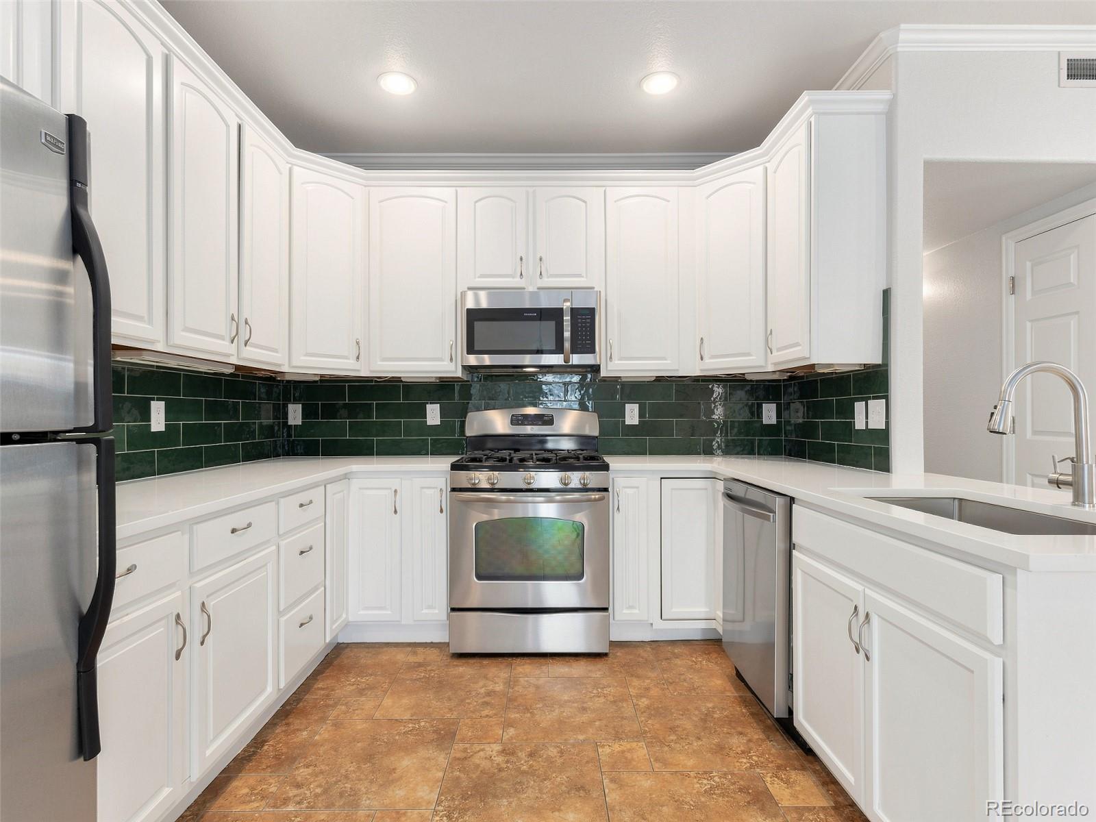 MLS Image #9 for 9974 e carolina circle,aurora, Colorado