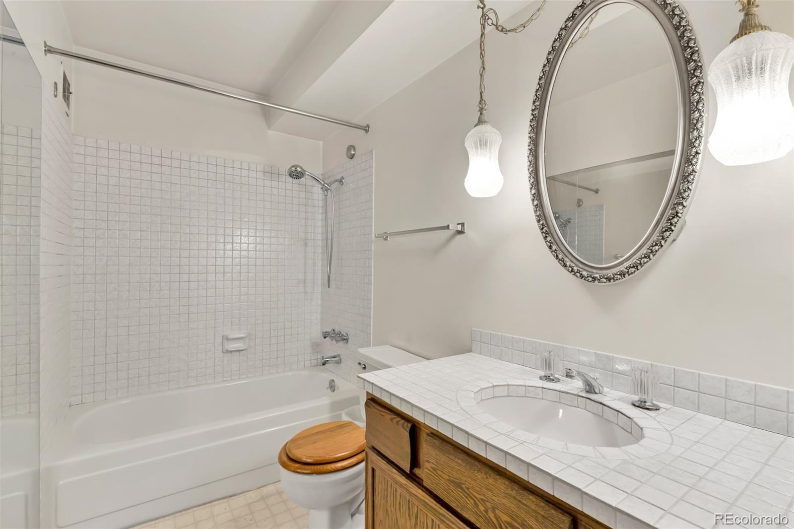 MLS Image #15 for 3470 s poplar street,denver, Colorado
