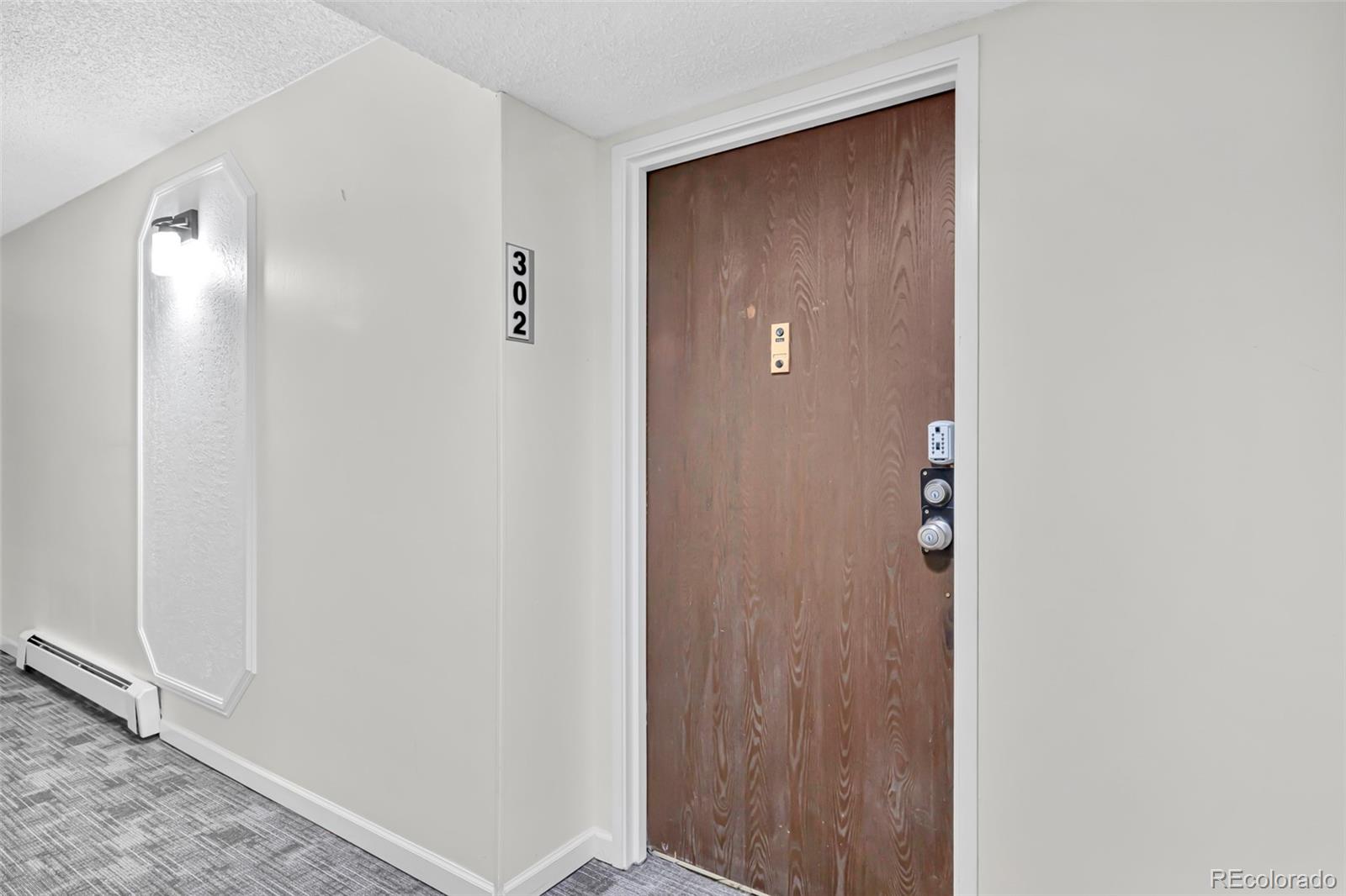 MLS Image #18 for 3470 s poplar street,denver, Colorado