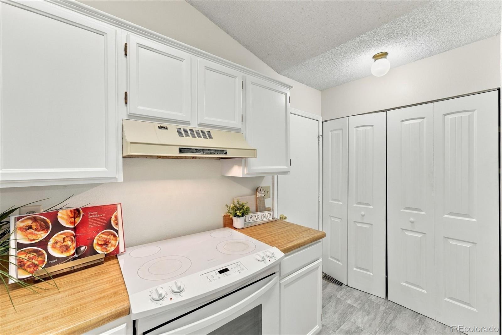 MLS Image #16 for 6430  lonsdale drive,colorado springs, Colorado