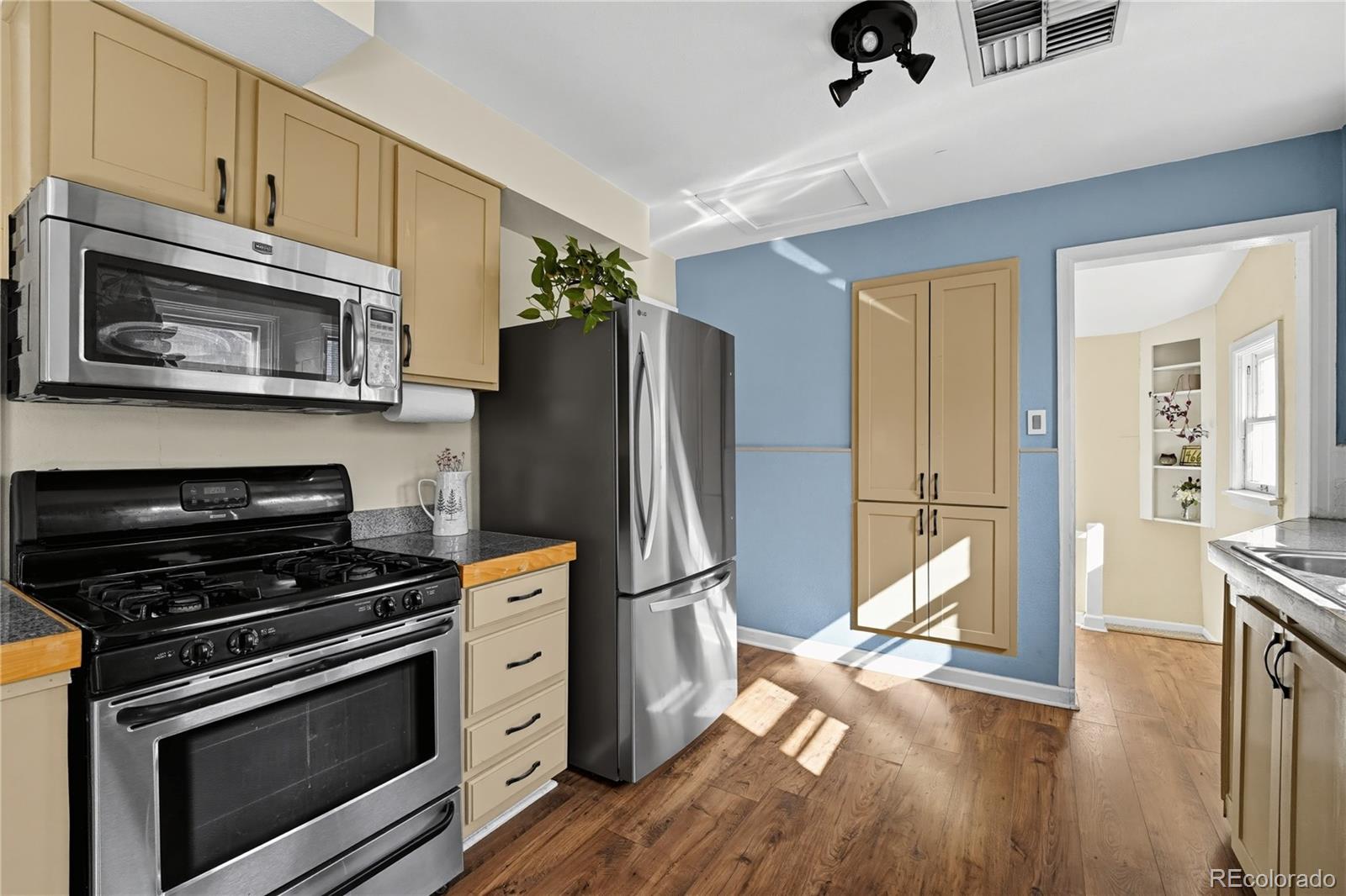 MLS Image #5 for 466  lowell boulevard,denver, Colorado